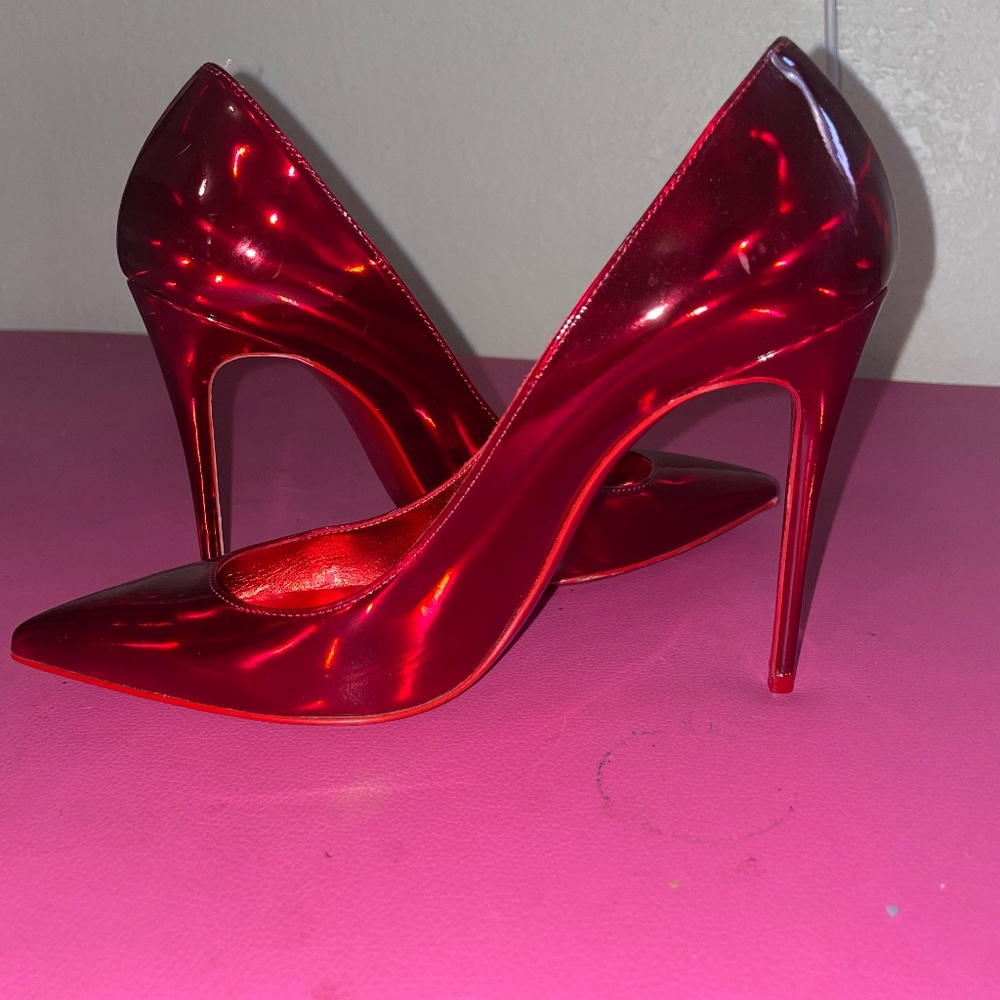 Loui Vuitton pumps